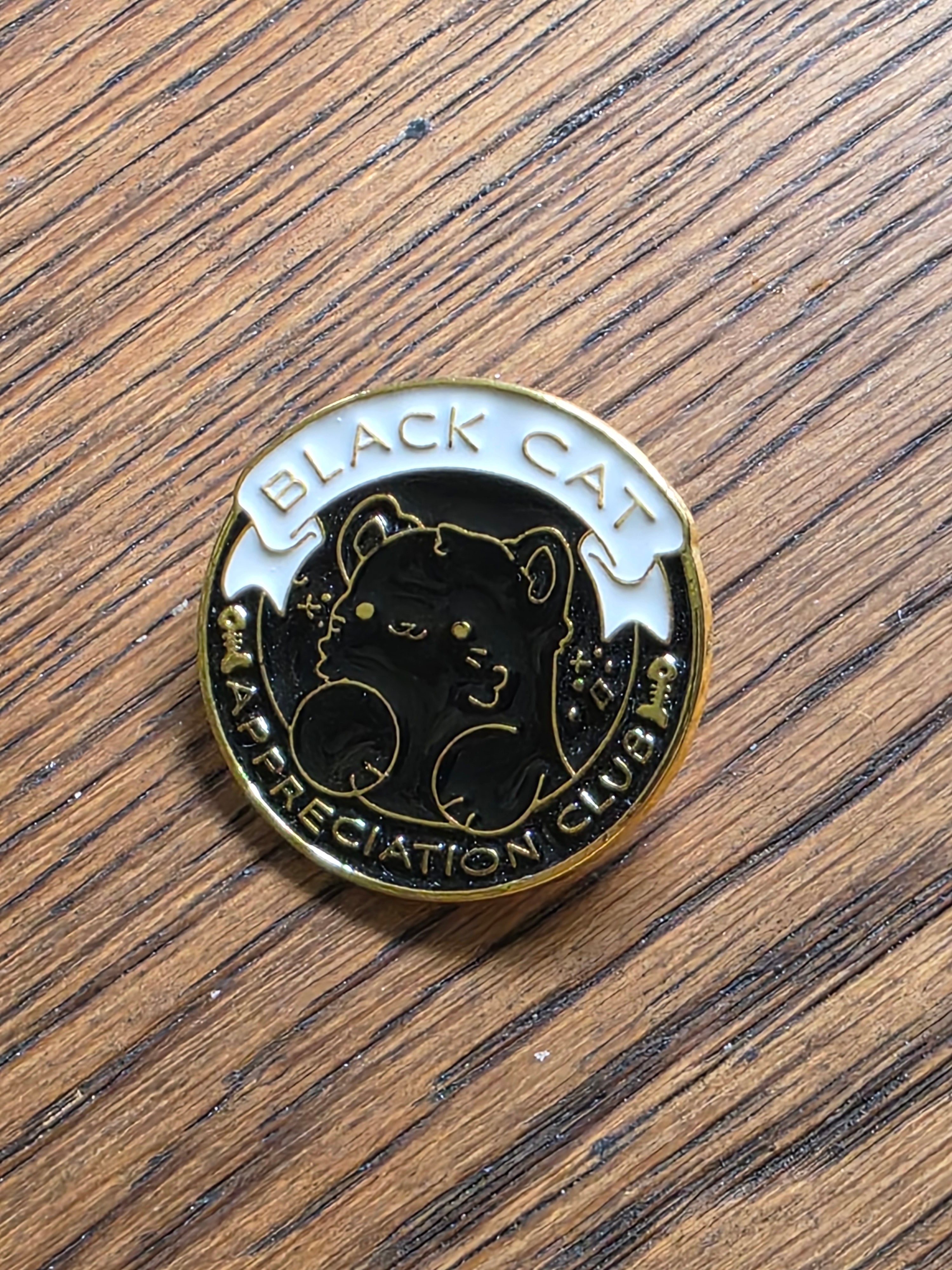Black cat appreciation club - Pin badge