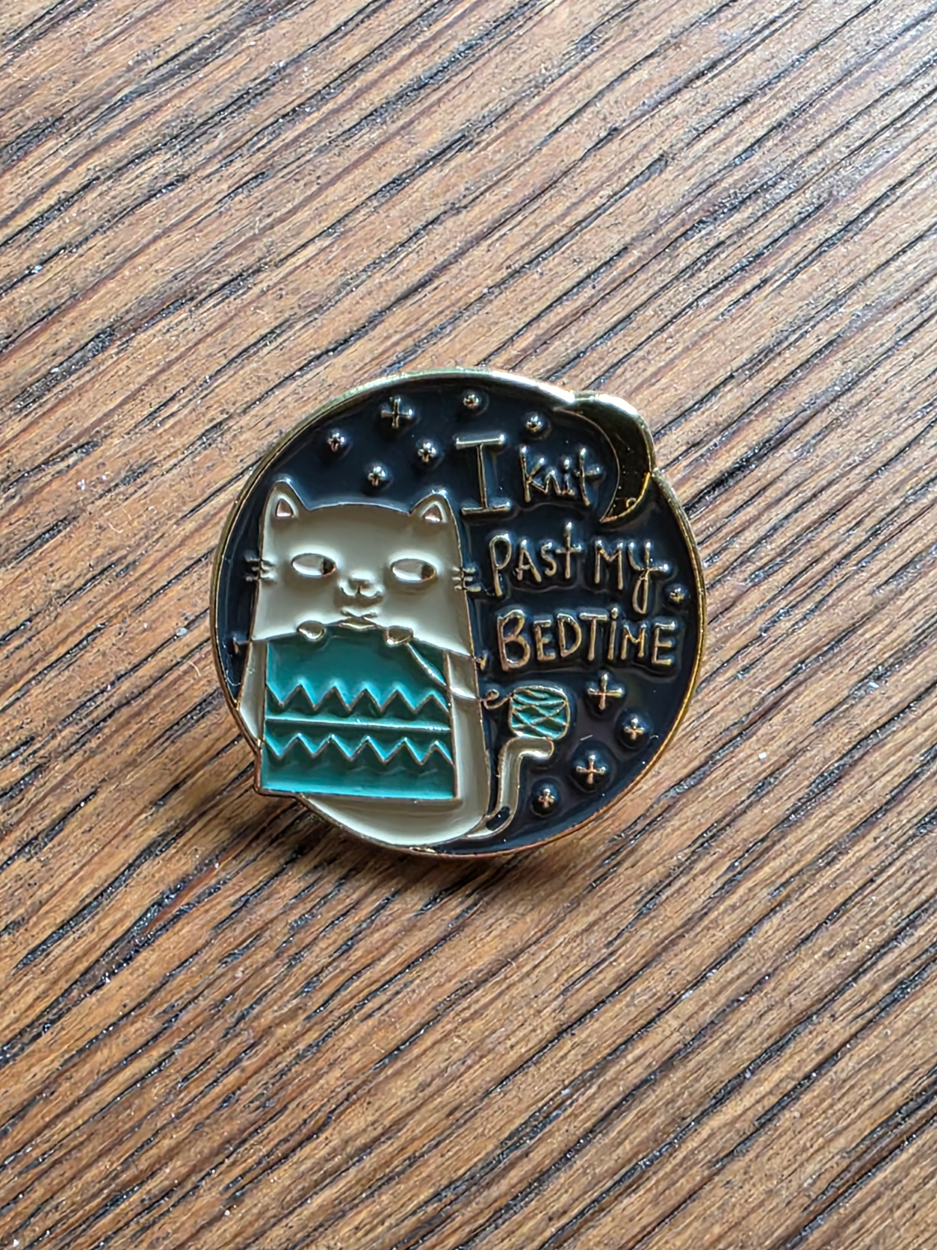 I knit past my bedtime - Pin badge
