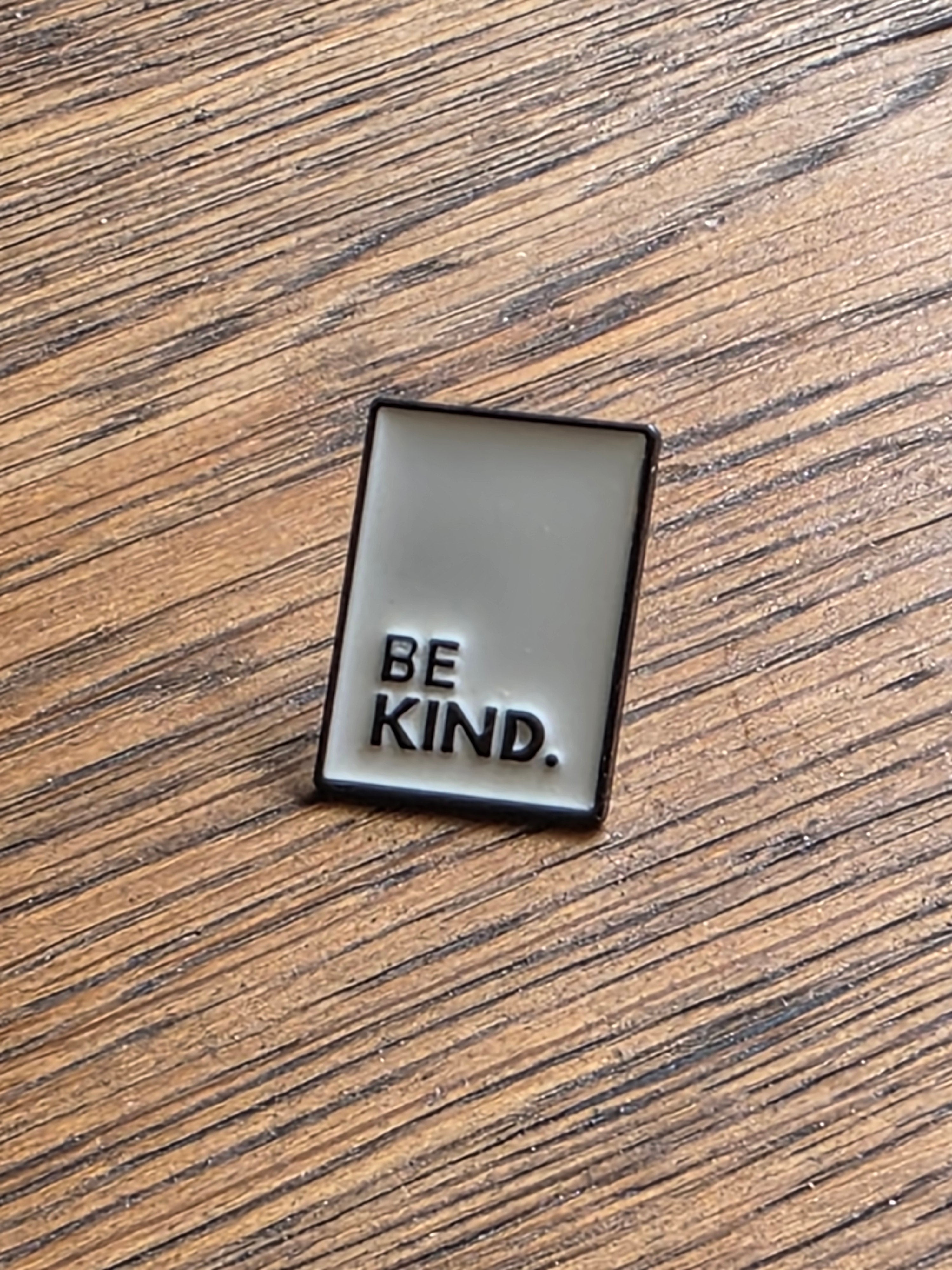 Be Kind - Pin badge